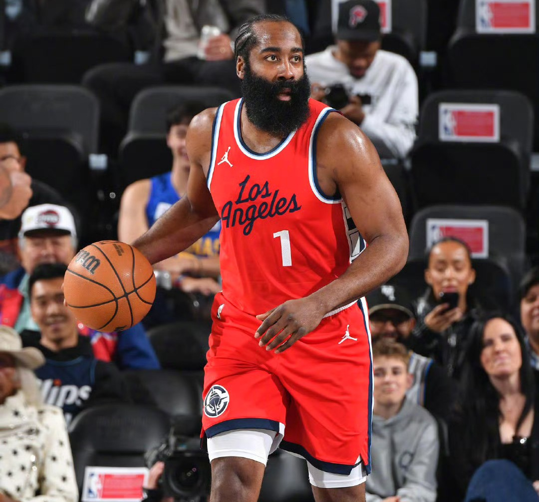 包含哈登连续十二场比赛得分超过挺进下一轮，篮网挑战极限！的词条