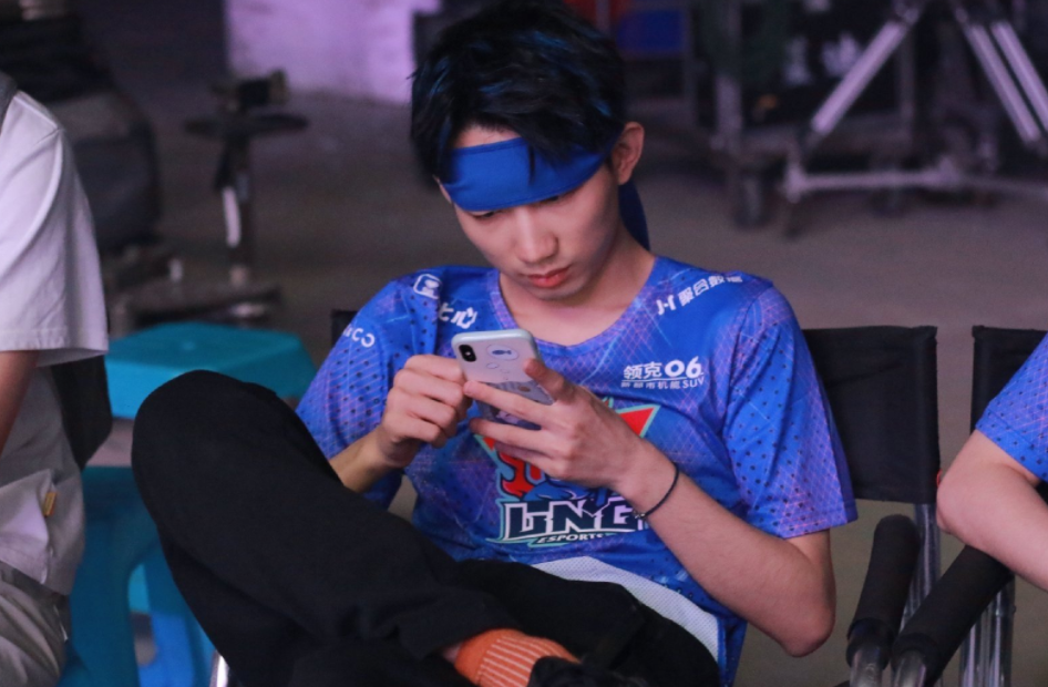 Kaiyun-包含Rookie回归赛场，比分优势明显首场状态亮眼，日本队观众沸腾！的词条