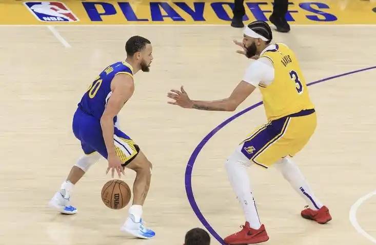 库里爆冷击败瑞士队，赛事规则更新引爆全场！的简单介绍